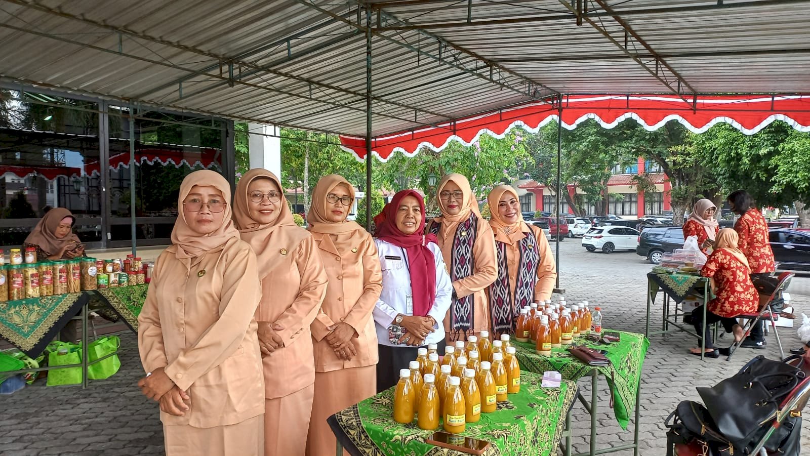 Dharma Wanita Persatuan Dinas Pendidikan Kabupaten Klaten meraih predikat Juara 1 Lomba E-Reporting