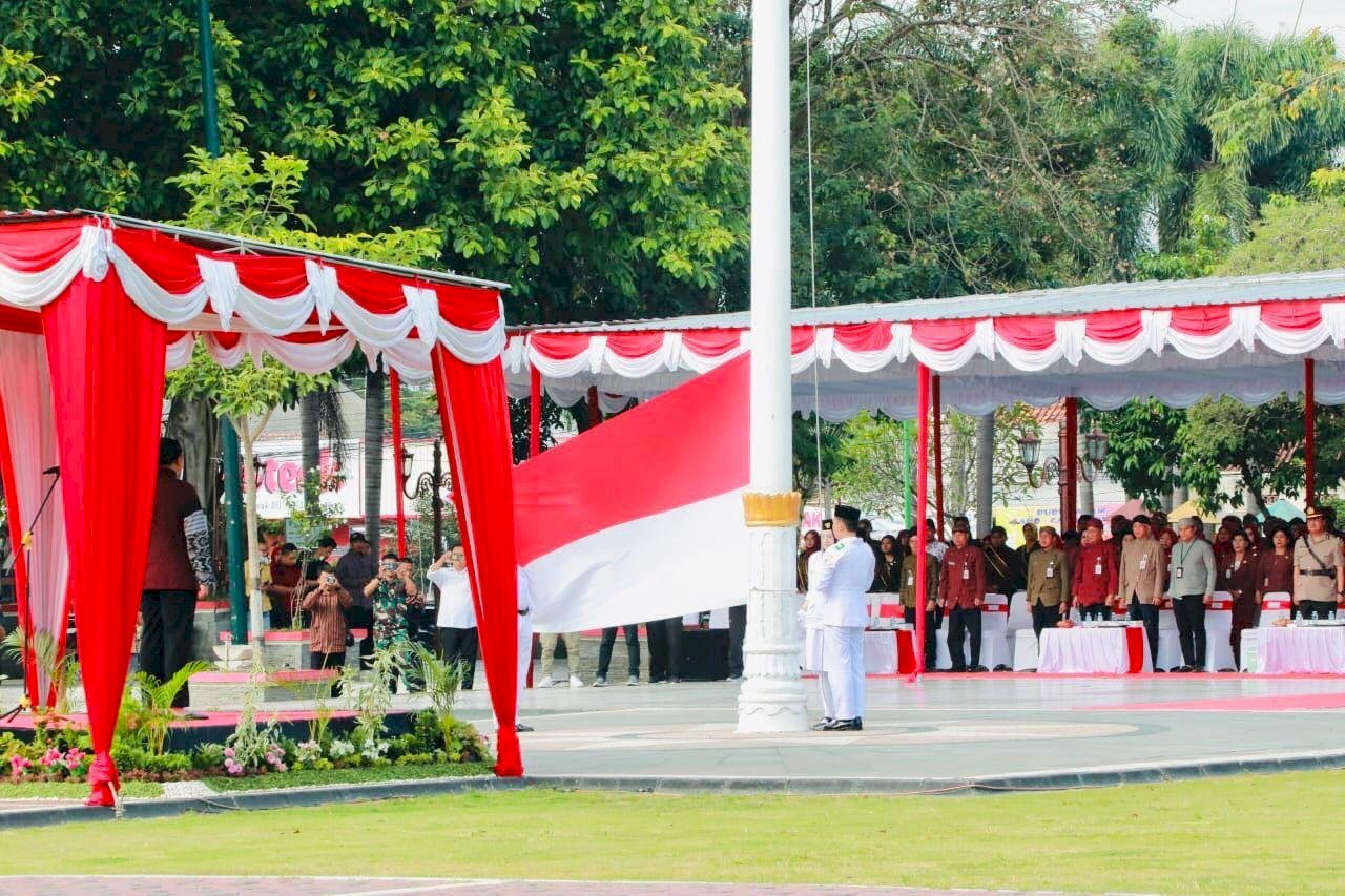 Upacara Hari Pendidikan Nasional 2025