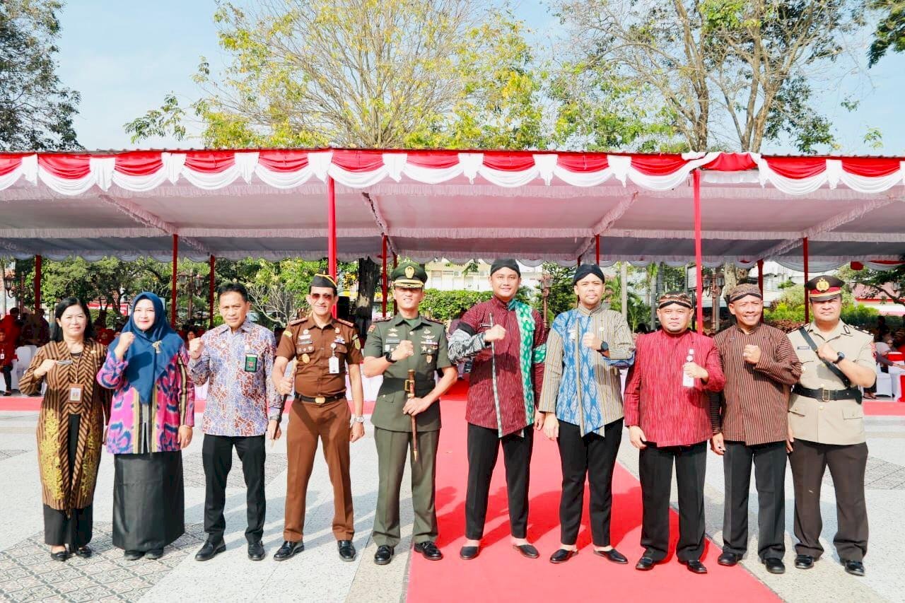 Upacara Hari Pendidikan Nasional 2025