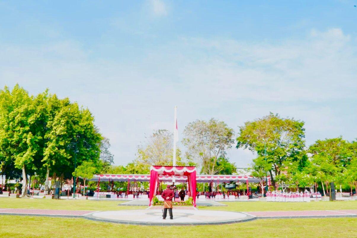 Upacara Hari Pendidikan Nasional 2025
